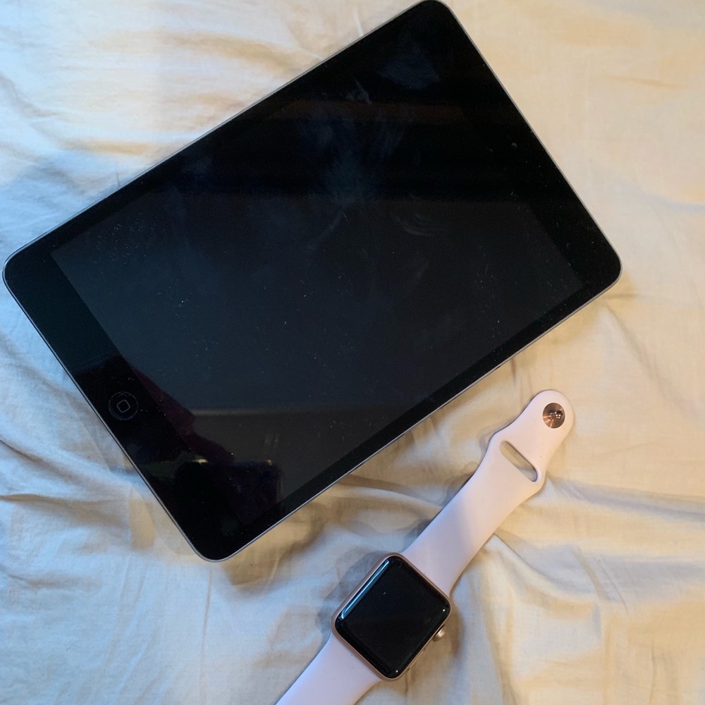 Apple Watch series 3 and iPad mini